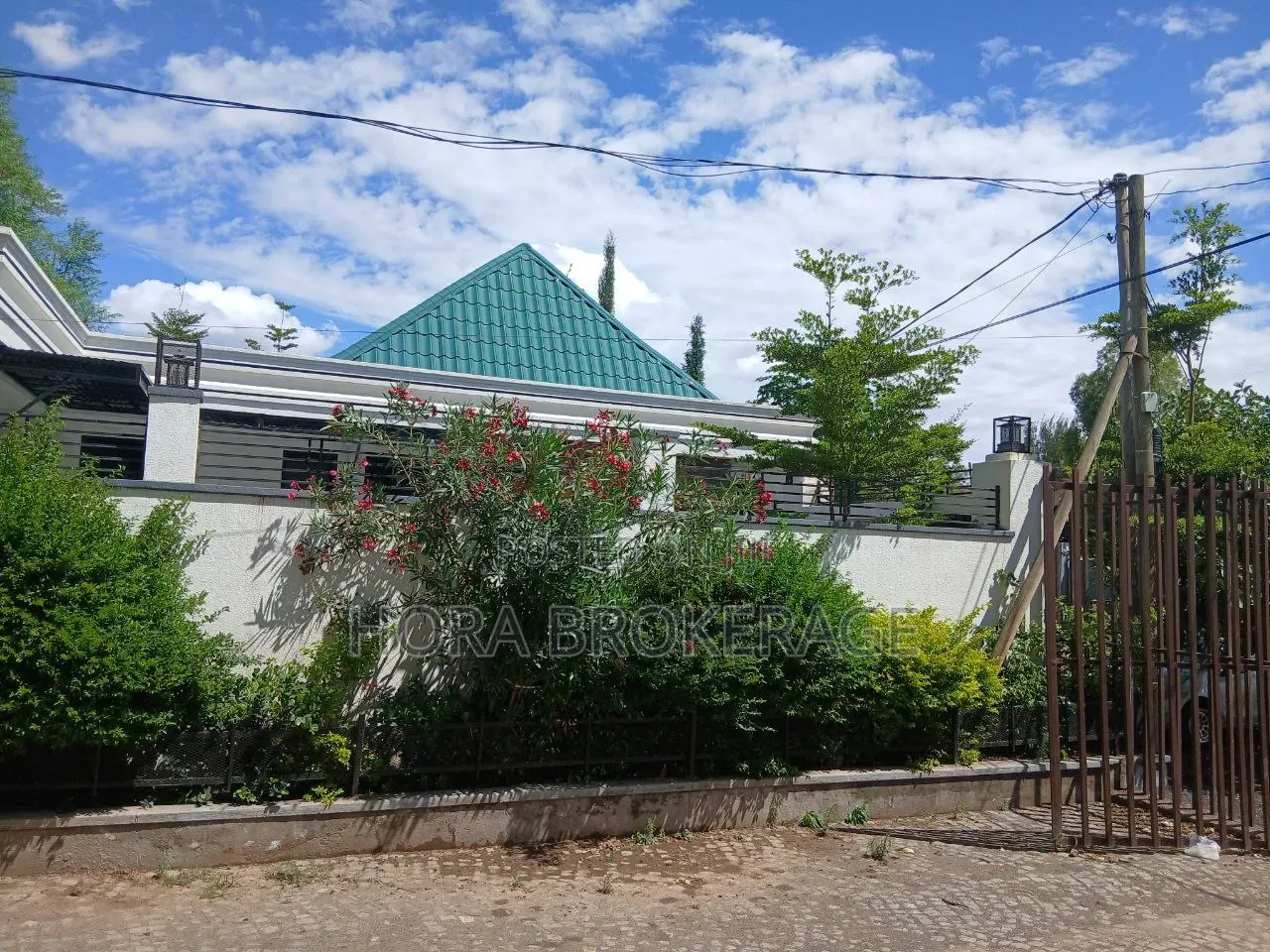 Furnished 5bdrm Villa in East Shewa for sale