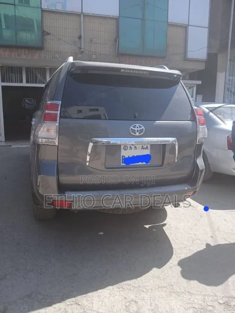 Toyota Land Cruiser Prado 2011 Black