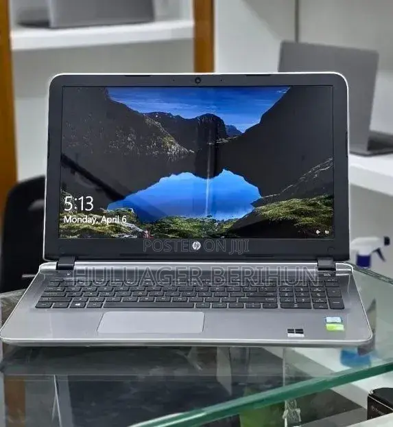 New Laptop HP Pavilion 11 8GB Intel Core i5 HDD 1T