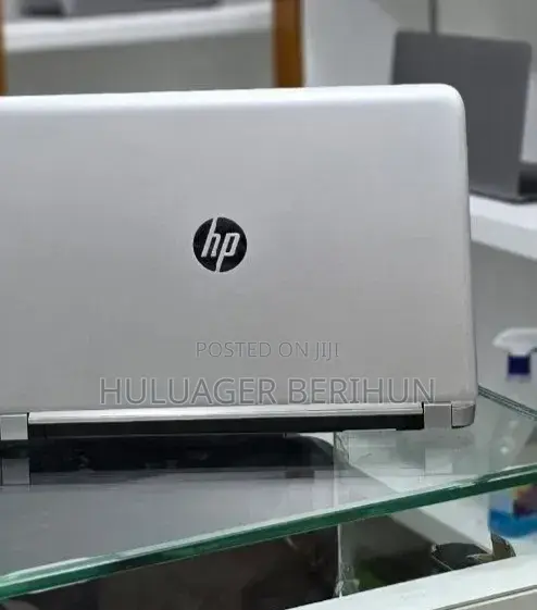 New Laptop HP Pavilion 11 8GB Intel Core i5 HDD 1T
