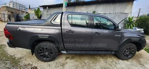 Toyota Hilux 2022 Gray