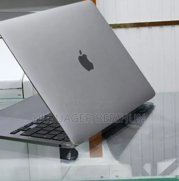 New Laptop Apple MacBook Pro M1 8GB Apple M1 SSD 256GB
