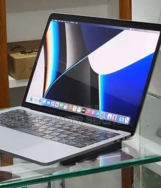 New Laptop Apple MacBook Pro 2019 16GB Intel Core i7 SSD 1T