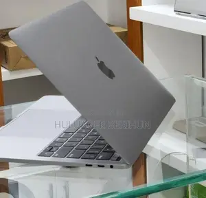 New Laptop Apple MacBook Pro 2019 16GB Intel Core i7 SSD 1T