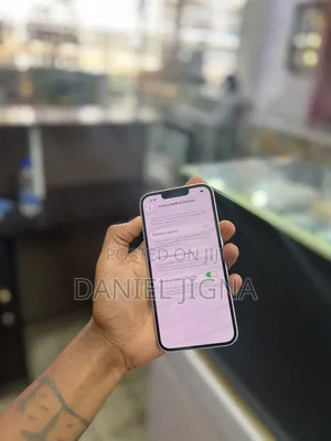 New Apple iPhone 13 256 GB White