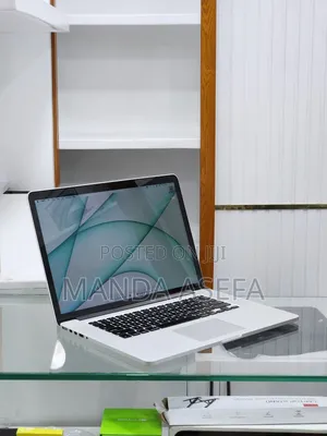 New Laptop Apple MacBook Pro 2015 16GB Intel Core i7 SSD 512GB