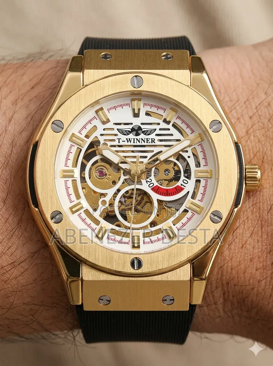 Winner Automatic Mechanical Hollow Out Men's Watch With a Gold-Tone