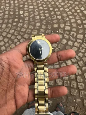 A Beautiful Men Watch With Fixed Price