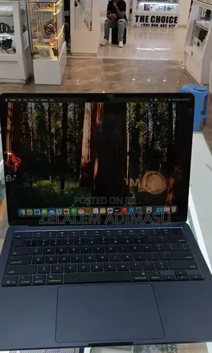 New Laptop Apple MacBook Air 2025 M4 13-inch 16GB Apple M4 SSD 256GB