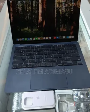 New Laptop Apple MacBook Air 2025 M4 13-inch 16GB Apple M4 SSD 256GB