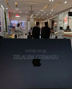 New Laptop Apple MacBook Air 2025 M4 13-inch 16GB Apple M4 SSD 256GB