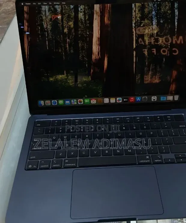 New Laptop Apple MacBook Air 2025 M4 13-inch 16GB Apple M4 SSD 256GB