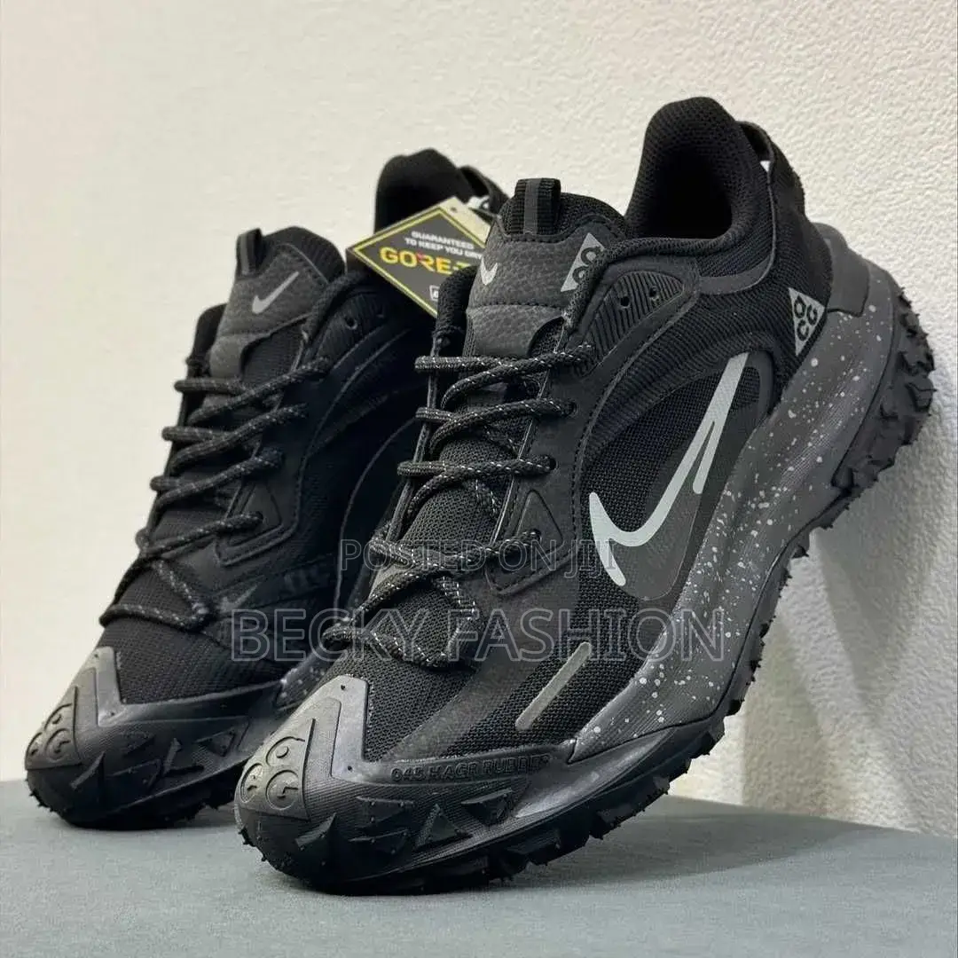 Nike Acg Mountain Fly Low Shoe