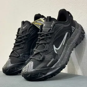 Nike Acg Mountain Fly Low Shoe