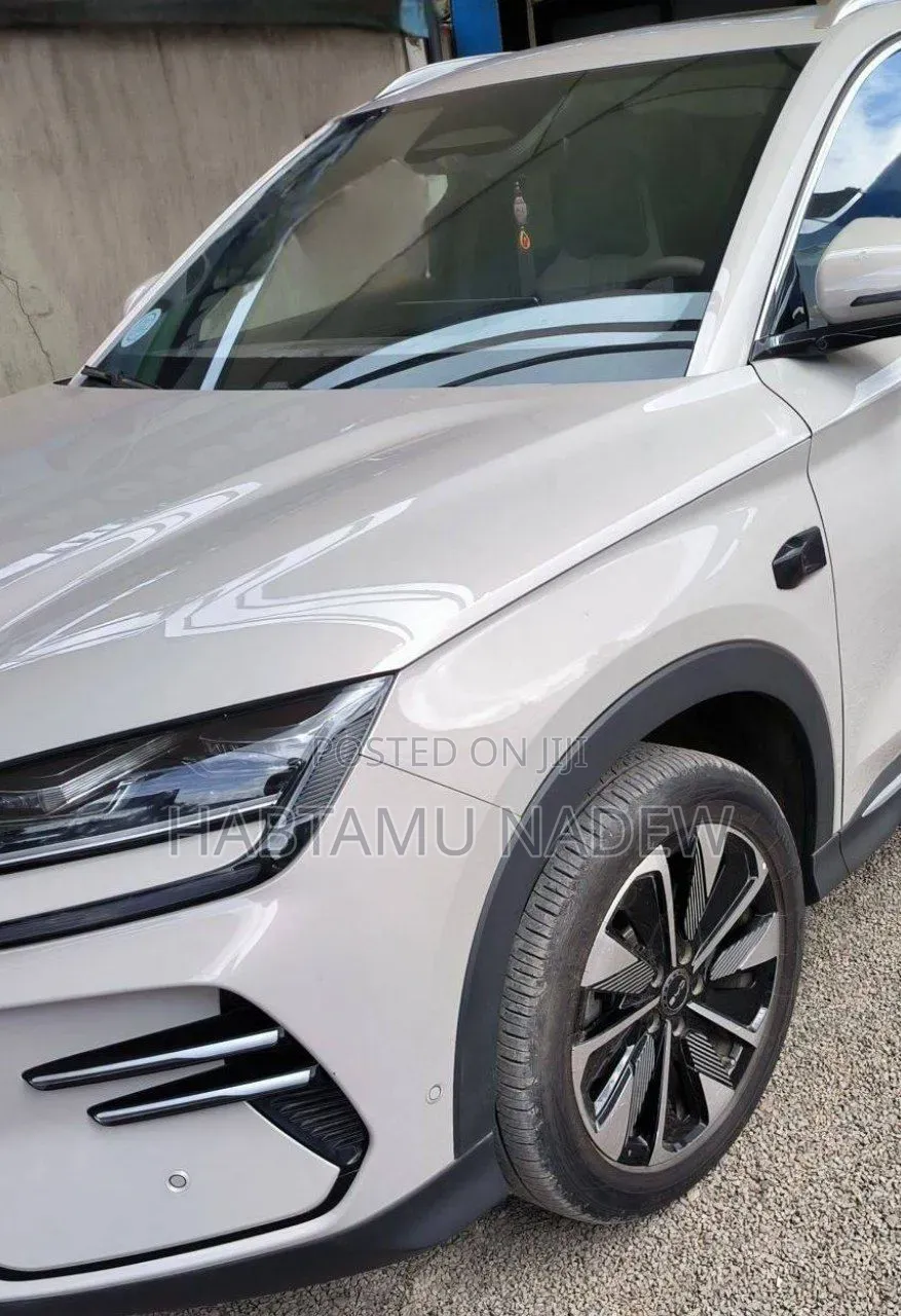 BYD Song Plus 2025 White