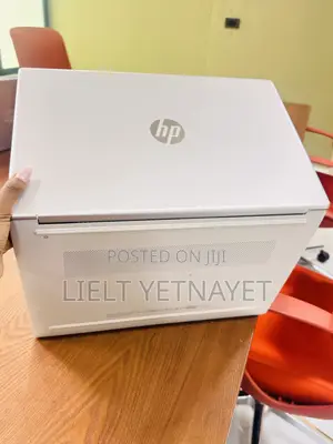 New Laptop HP 15-fd0290ns 8GB Intel Core i3 SSD 256GB