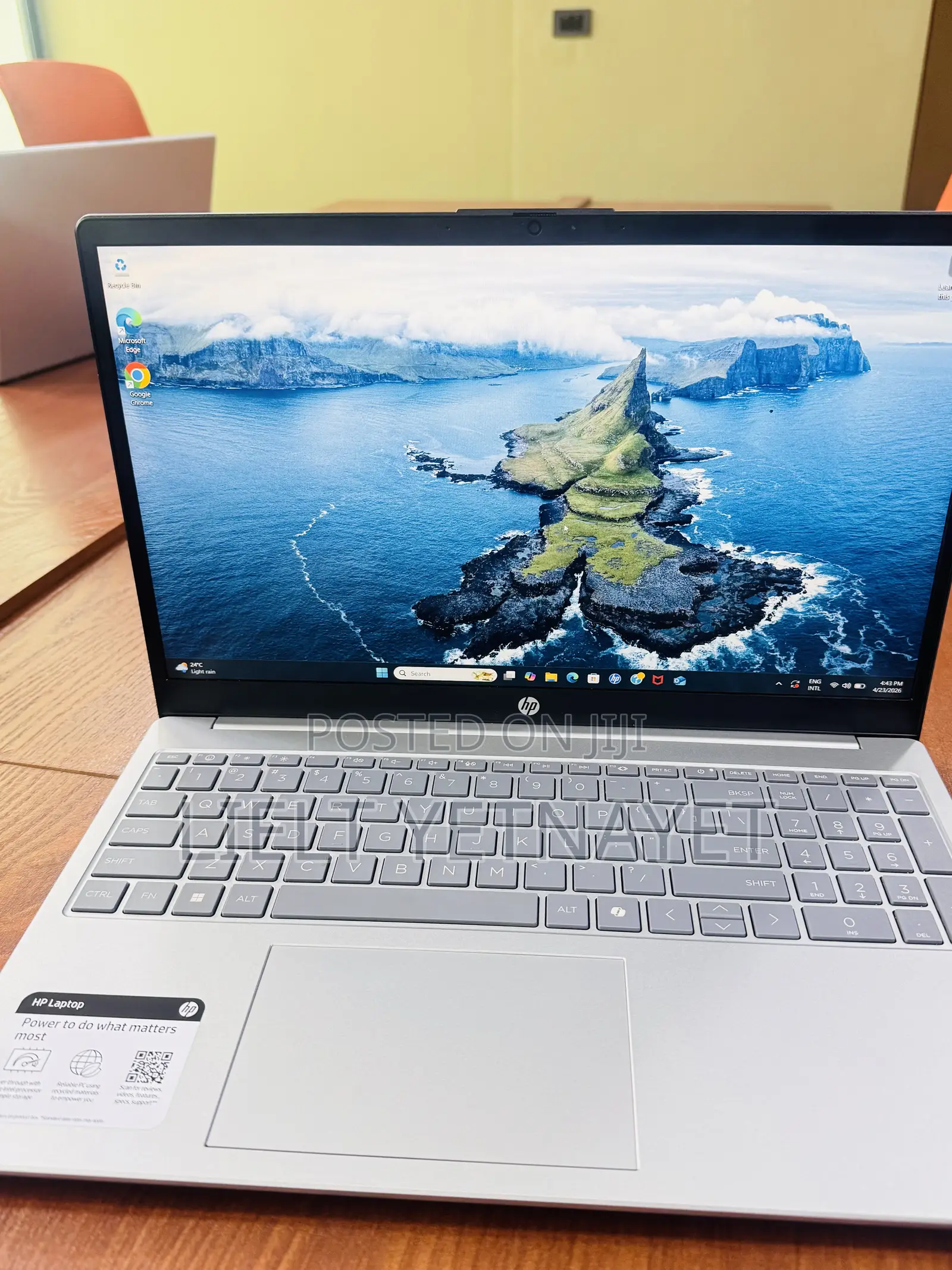 New Laptop HP 15-fd0290ns 8GB Intel Core i3 SSD 256GB