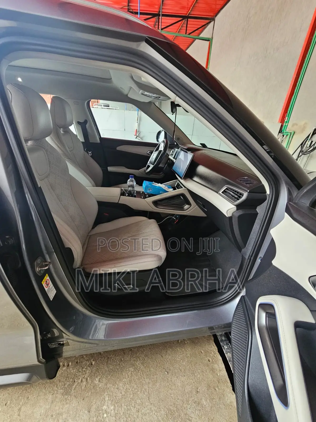 BYD Yuan Up 45 kWh FWD 2024 Gray