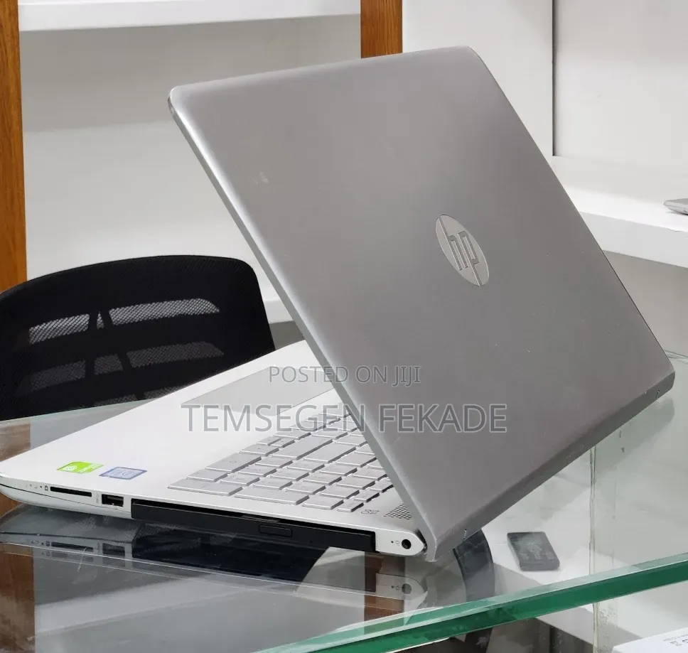 New Laptop HP Pavilion 15 8GB Intel Core i7 SSD 512GB
