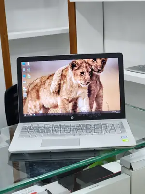 New Laptop HP 8GB Intel Core i7 SSD 512GB