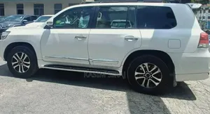 Toyota Land Cruiser 4.5 V8 DSL 2014 White