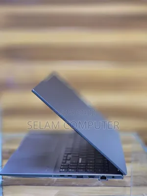 New Laptop Asus VivoBook 15 X505BA 16GB Intel Core i7 SSD 1T
