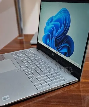 New Laptop Dell Inspiron 15 8GB Intel Core i5 SSD 256GB