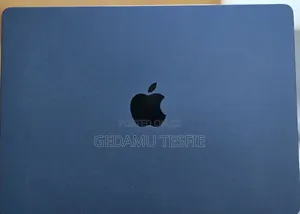 New Laptop Apple MacBook Air 2025 M4 15-inch 16GB SSD 256GB