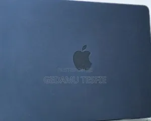New Laptop Apple MacBook Air 2025 M4 15-inch 16GB SSD 256GB