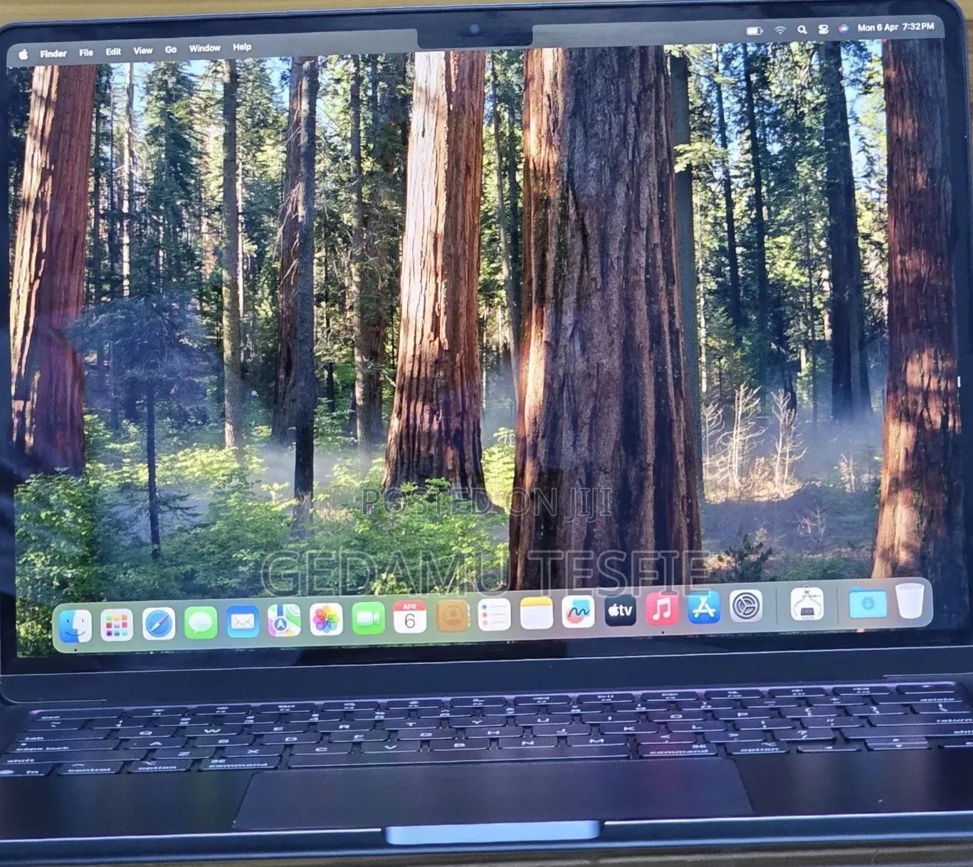 New Laptop Apple MacBook Air 2025 M4 15-inch 16GB SSD 256GB