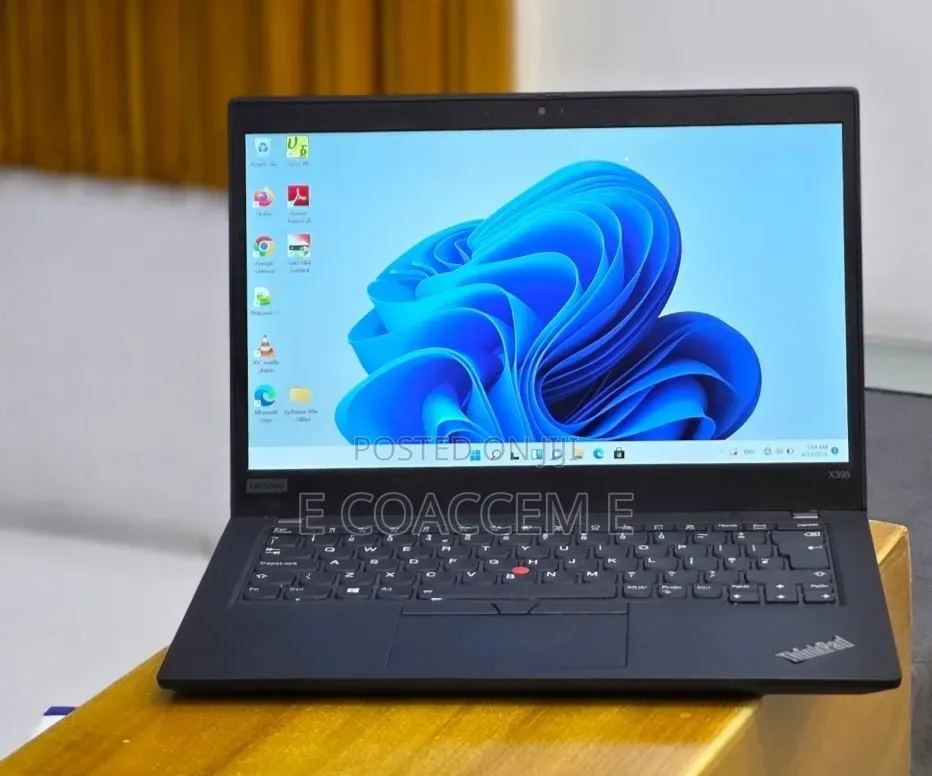 New Laptop Lenovo 16GB AMD Ryzen 7 SSD 512GB