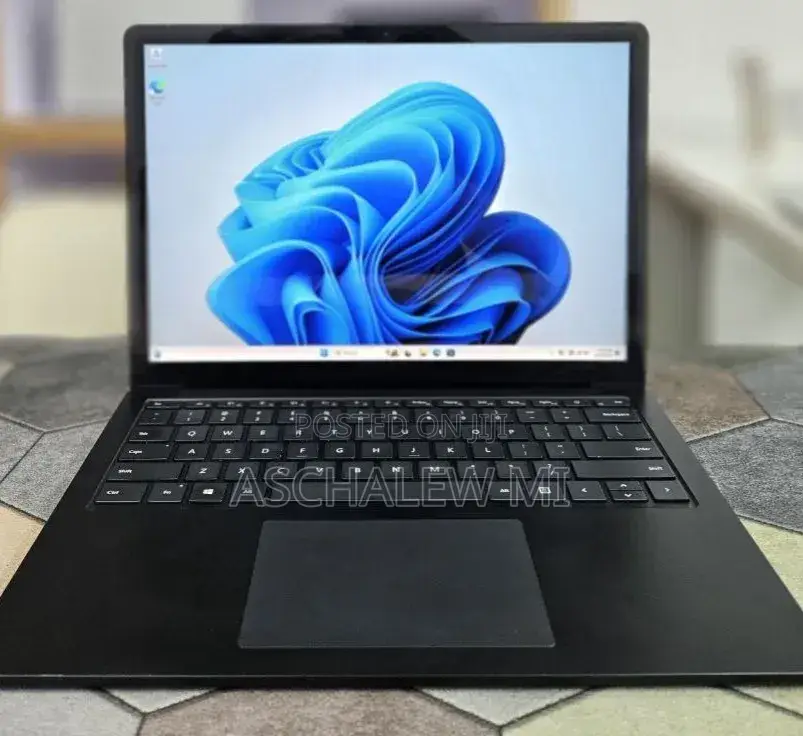 New Laptop Microsoft Surface Laptop 4 16GB Intel Core i7 SSD 512GB