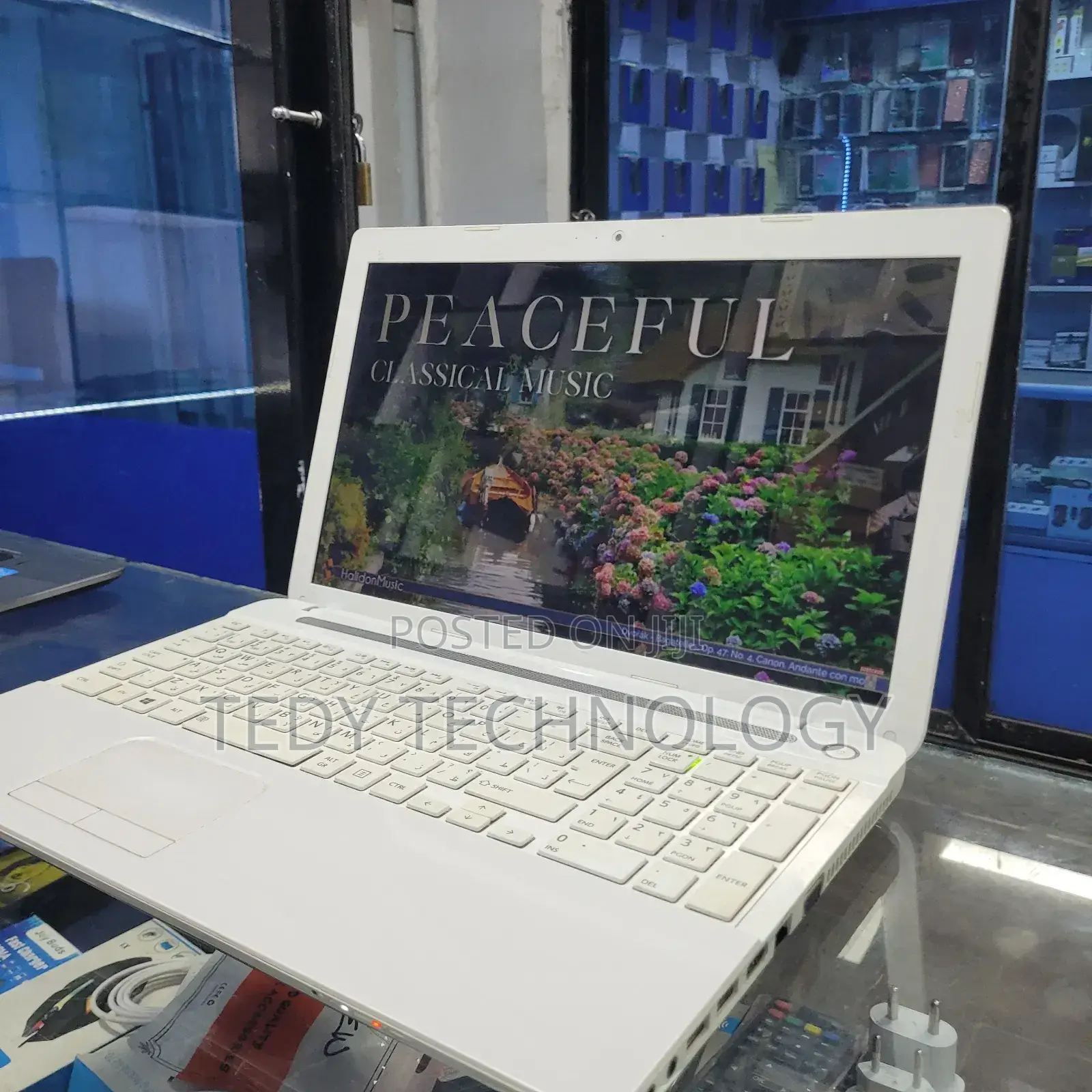 New Laptop Toshiba Satellite C55 8GB Intel Core i3 HDD 500GB