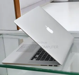 New Laptop Apple MacBook Pro 2015 16GB Intel Core i7 SSD 512GB