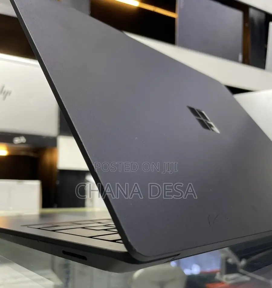New Laptop Microsoft Surface 16GB Intel Core i7 SSD 512GB