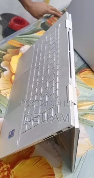 New Laptop HP Envy x360 8GB Intel Core i7 SSD 512GB