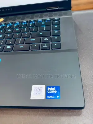 New Laptop Dell Allenware M15 R5 16GB Intel Core Ultra 9 SSD 1T
