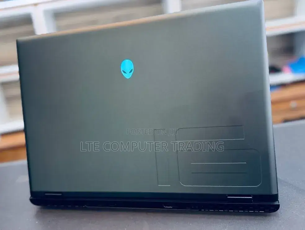 New Laptop Dell Allenware M15 R5 16GB Intel Core Ultra 9 SSD 1T