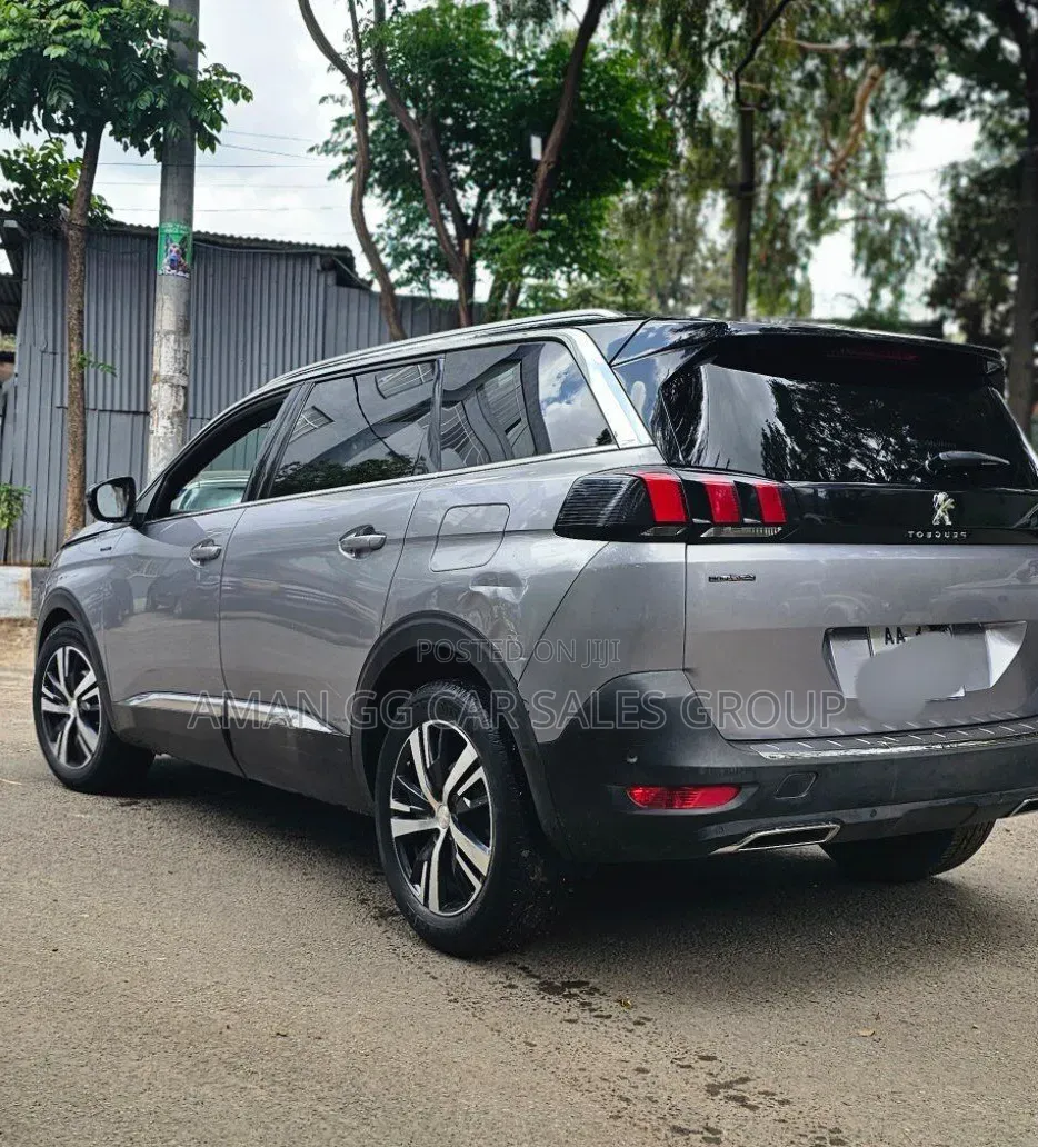 Peugeot 5008 2020 Gray