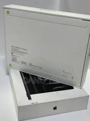 New Laptop Apple MacBook Pro 16GB Apple M5 SSD 1T