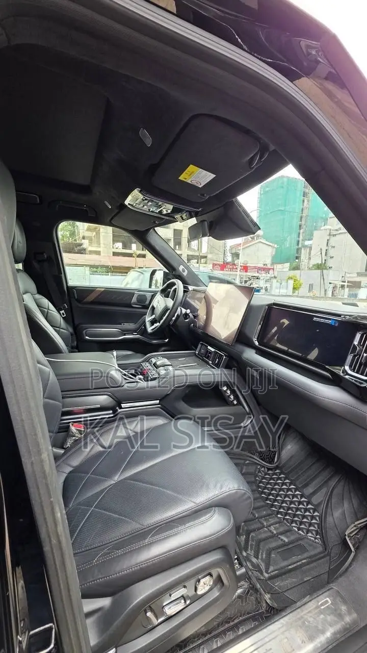New BYD Leopard 8 2.0 Hybrid AWD 2025 Black
