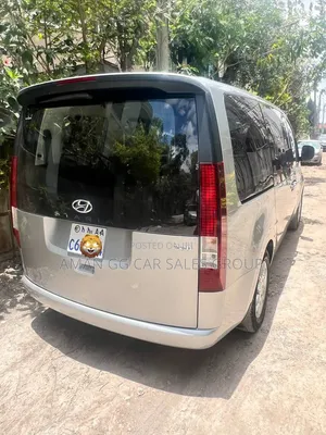 Hyundai Staria 2023 Silver