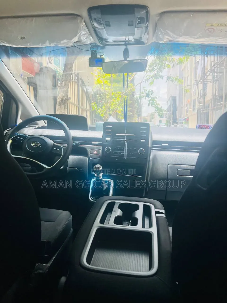 Hyundai Staria 2023 Silver