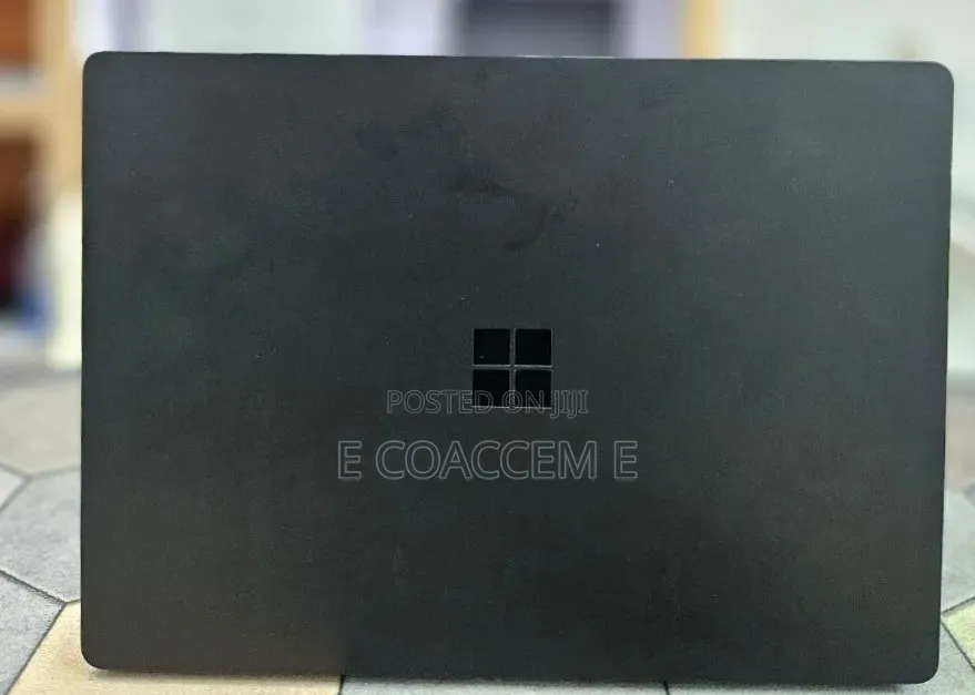 New Laptop Microsoft Surface 16GB Intel Core i7 SSD 512GB