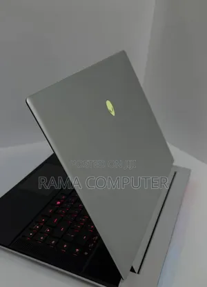New Laptop Alienware X16 r1 32GB Intel Core i9 SSD 1T