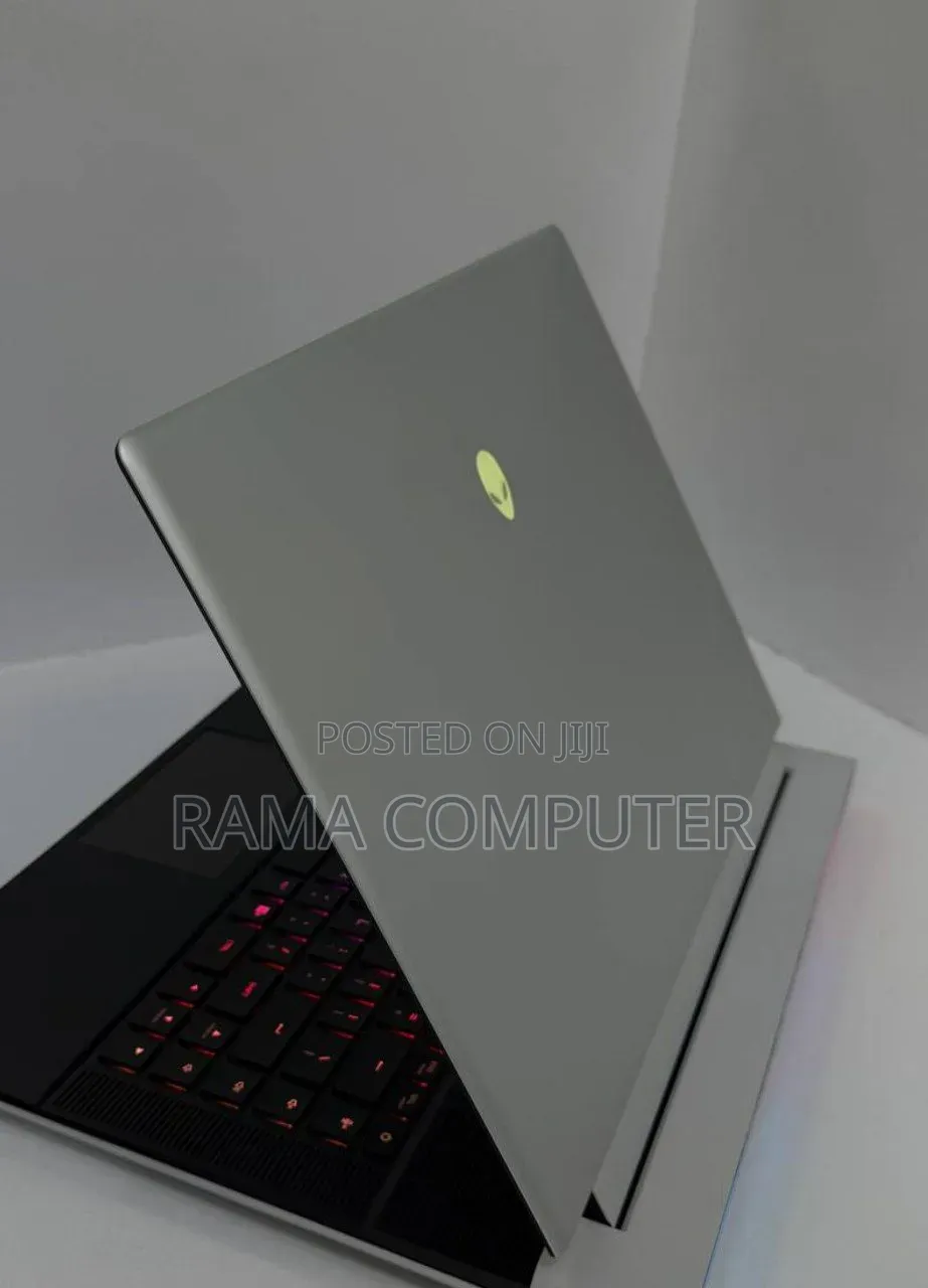 New Laptop Alienware X16 r1 32GB Intel Core i9 SSD 1T