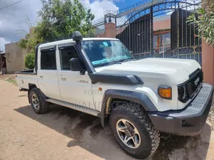 Toyota Land Cruiser 2018 White