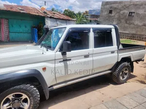 Toyota Land Cruiser 2018 White