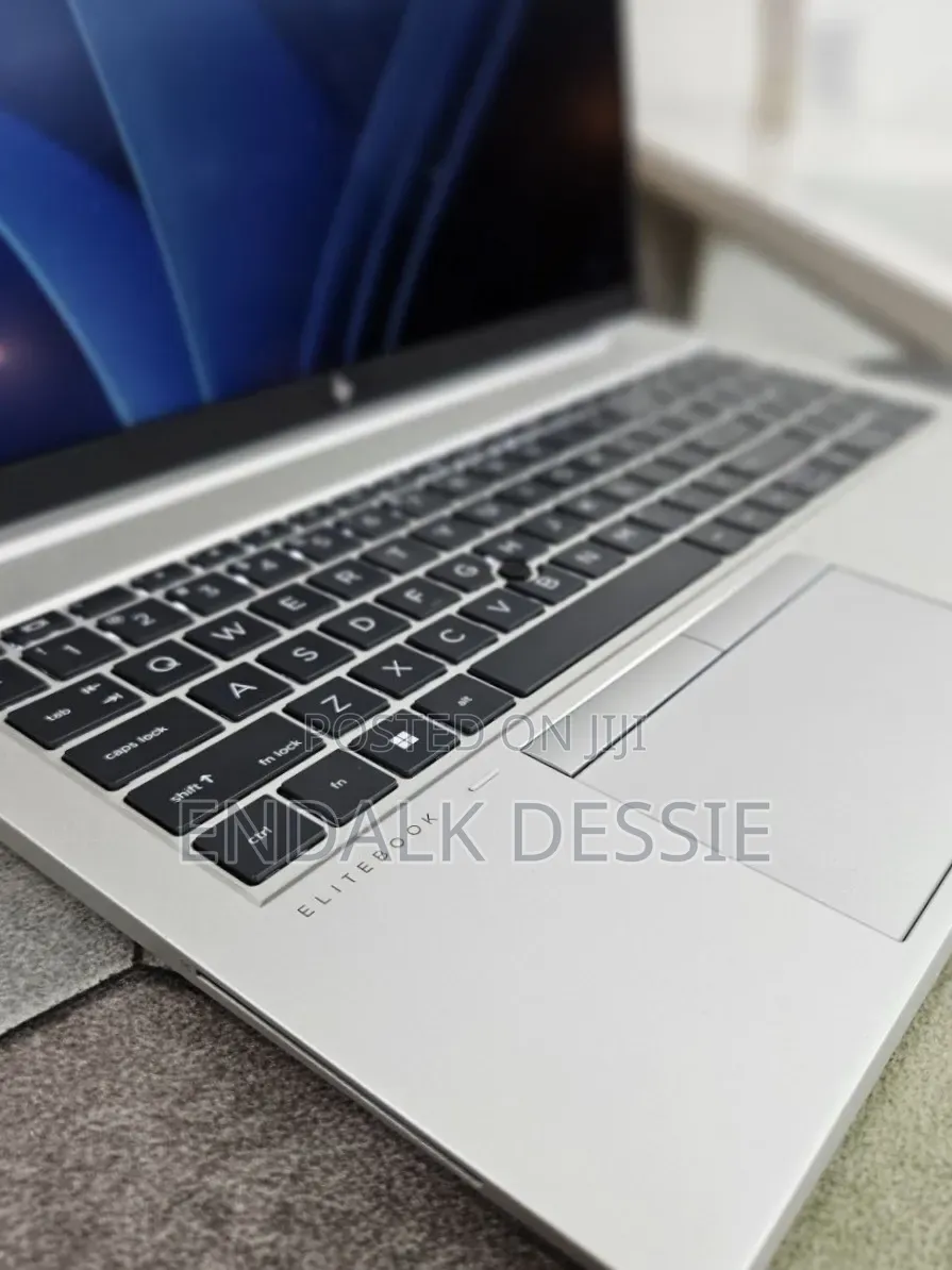 New Laptop HP EliteBook 850 G8 16GB Intel Core i7 SSD 512GB