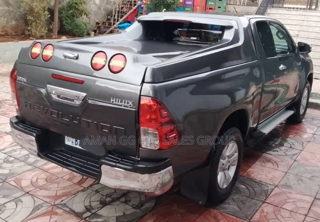 Toyota Hilux 2018 Gray